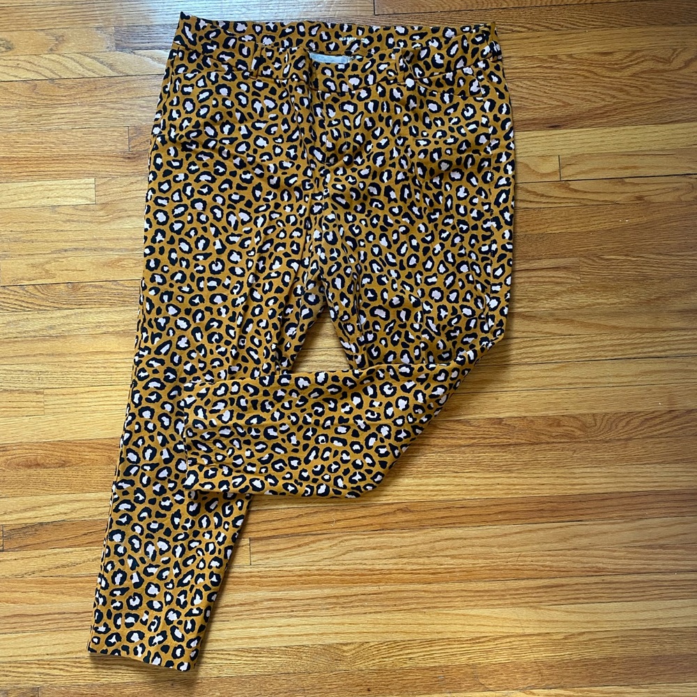 Woman’s Leopard Print Dress Pant